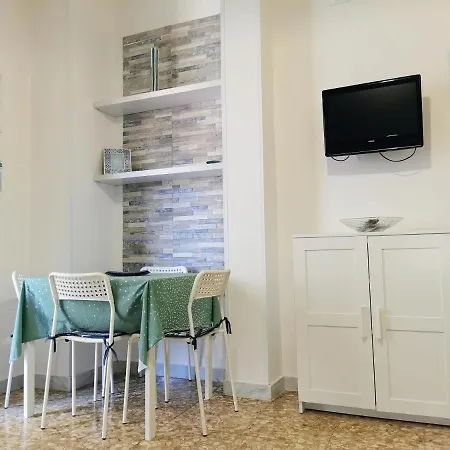 Gallipoli, Lido San Giovanni, 5 Posti Letto *